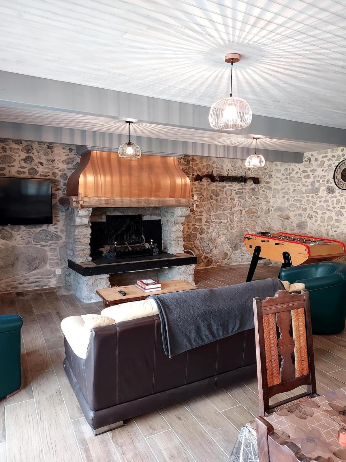Maison De Village Au Pied Des Pyrenees Marignac  Εξωτερικό φωτογραφία